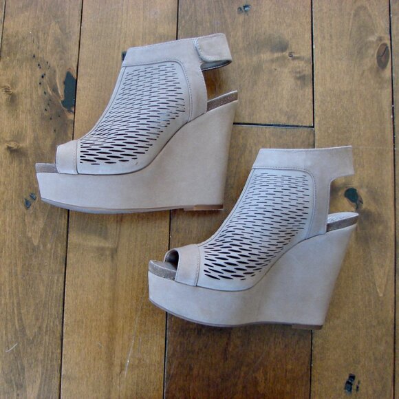 Vince Camuto Kyrene Suede Platform Wedge Shoes Brown Beige Tan Open Toe Size 6 - Picture 12 of 13